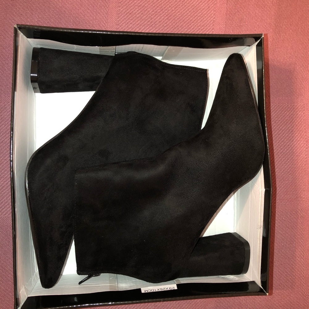 Beautiful Booties - Picture 2 of 7